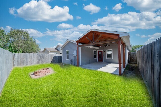 Building Photo - 21323 Sweet Grass Ln