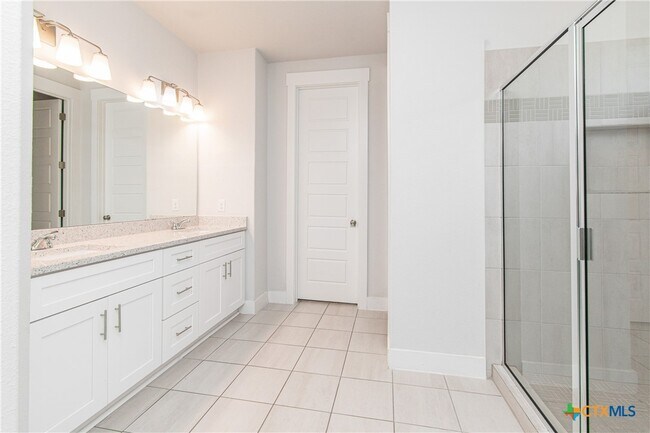 Building Photo - 308 Saturnia Dr