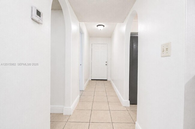 Building Photo - 6326 SW 139th Ct