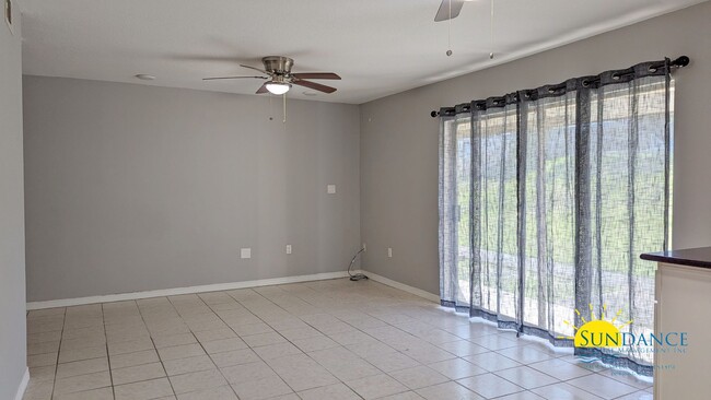 Building Photo - Renovated 2 Bedroom 2 Bath Apartment Avail...