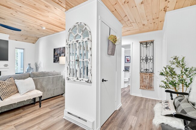 Building Photo - 401 Heritage Vlg