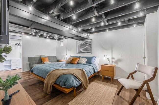 Building Photo - 4945 N Euclid Ave