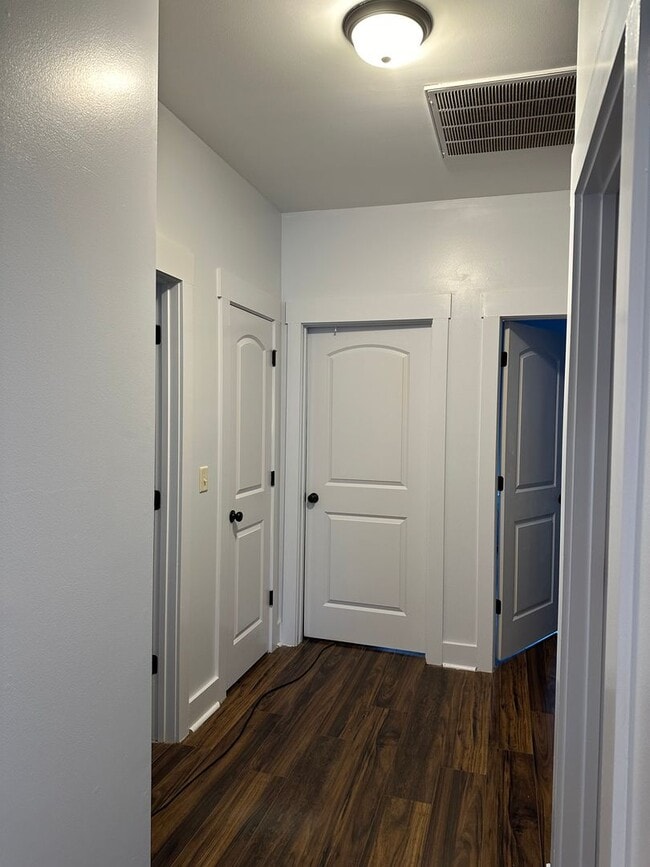 Building Photo - 1089 Garnet Dr