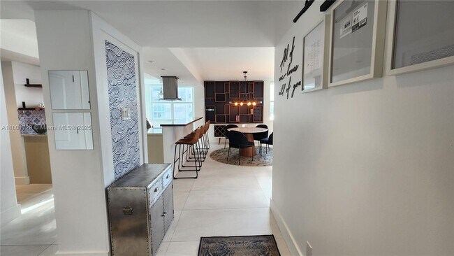 Building Photo - 1501 S Ocean Dr