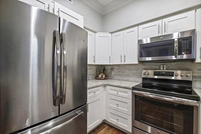 Building Photo - 3777 Peachtree Rd NE