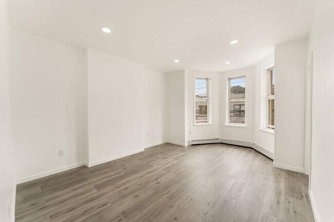 Building Photo - 393 Baldwin Ave