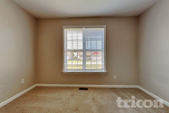 Building Photo - 51 Bear Oak Dr