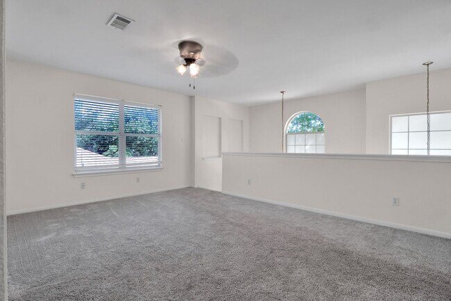 Building Photo - 6004 Mesa Verde Cir