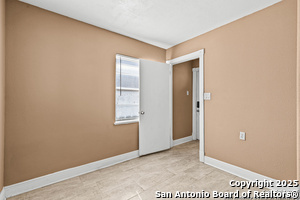 Building Photo - 4414 Tropical Dr