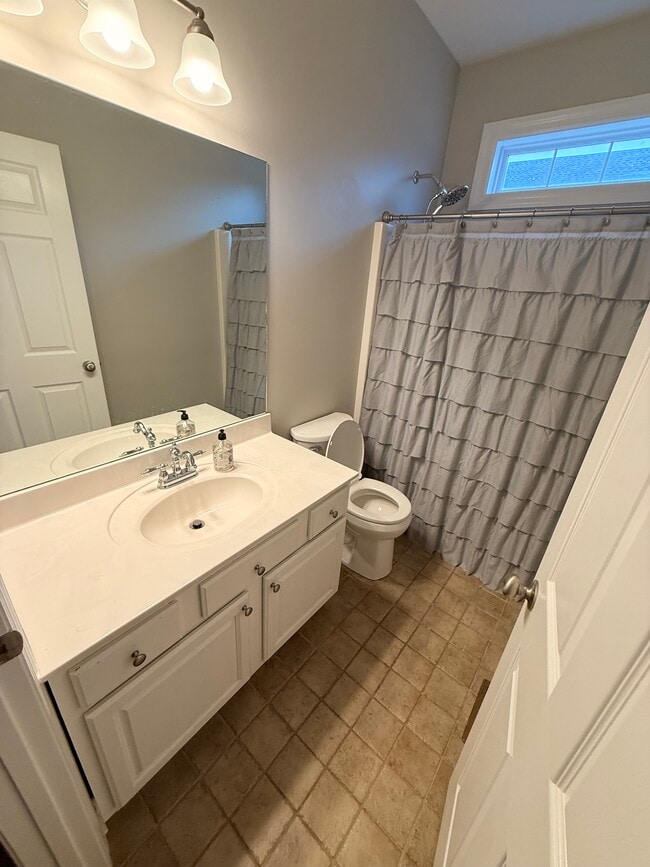 Building Photo - 129 Thoroughbred Way