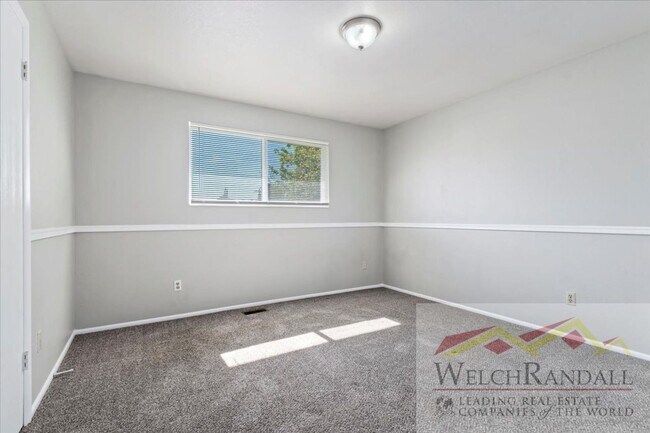 Building Photo - Beautiful Rental Home in Highland