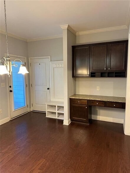 Building Photo - 1889 Bethel Trce