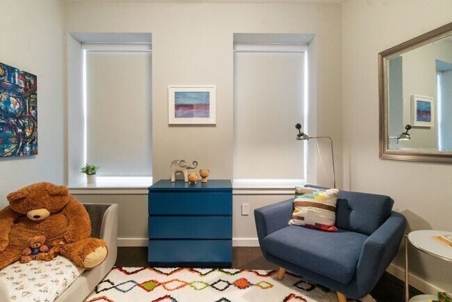 Building Photo - 136 Arlington St