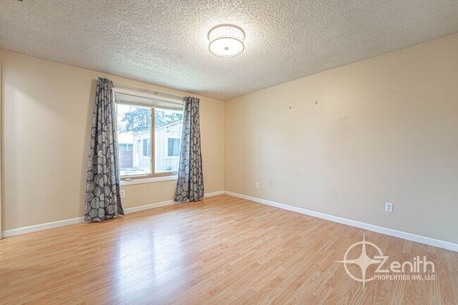 Building Photo - 4213 NE 139th Ave