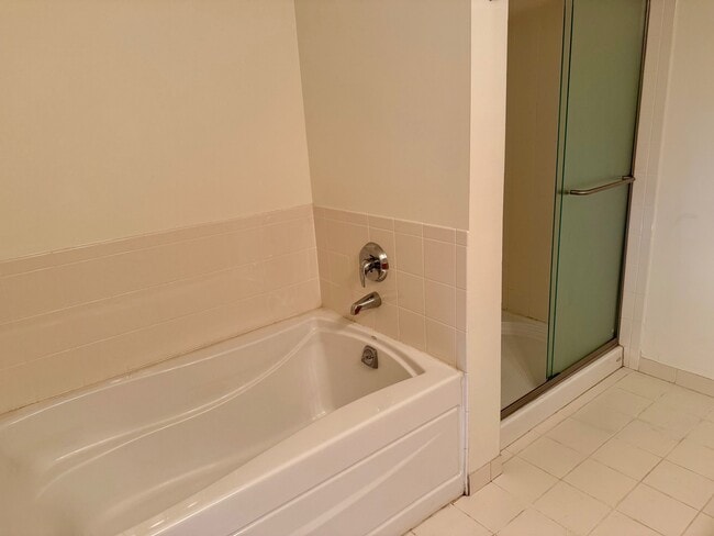 Building Photo - 1515 S Prairie Ave