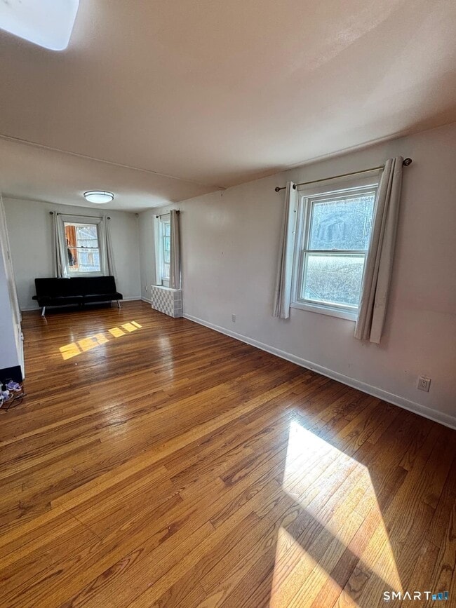 Building Photo - 394 Clintonville Rd