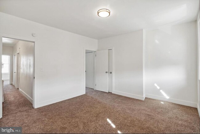 Building Photo - 6133 Reedland St