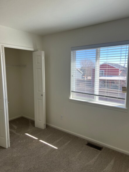 Building Photo - 4012 Grapevine Ln