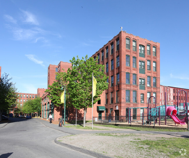 Building Photo - Mason Square Apartments