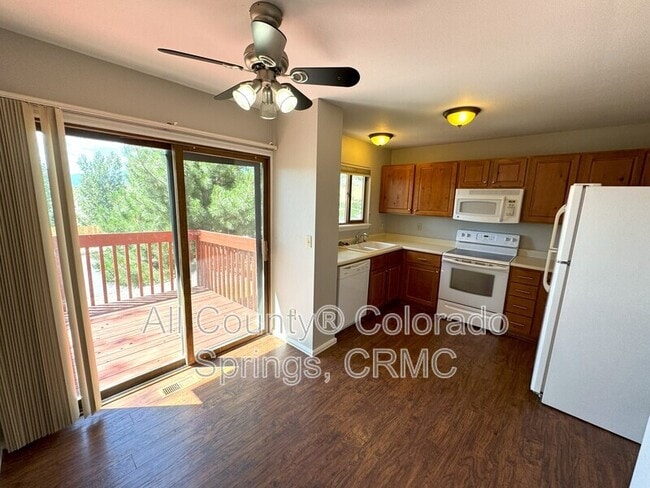 Building Photo - 2027 Bristlecone Dr