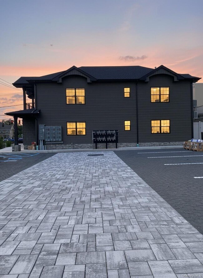 Building Photo - 1220 Doges Promenade