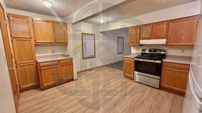 Building Photo - 130 W 10th St