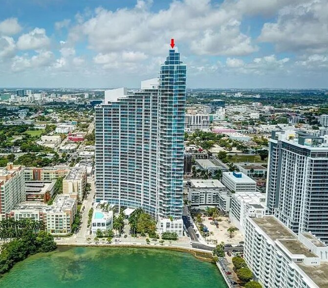 Building Photo - 2020 N Bayshore Dr