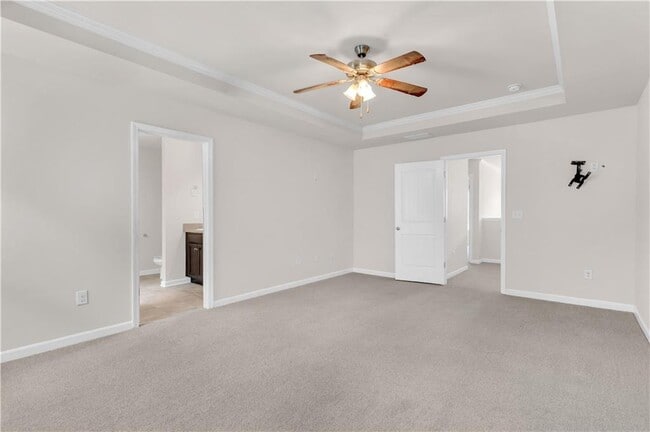 Building Photo - 4488 Ravenwood Dr