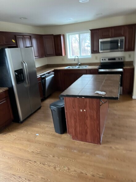 Building Photo - 428 E Front St