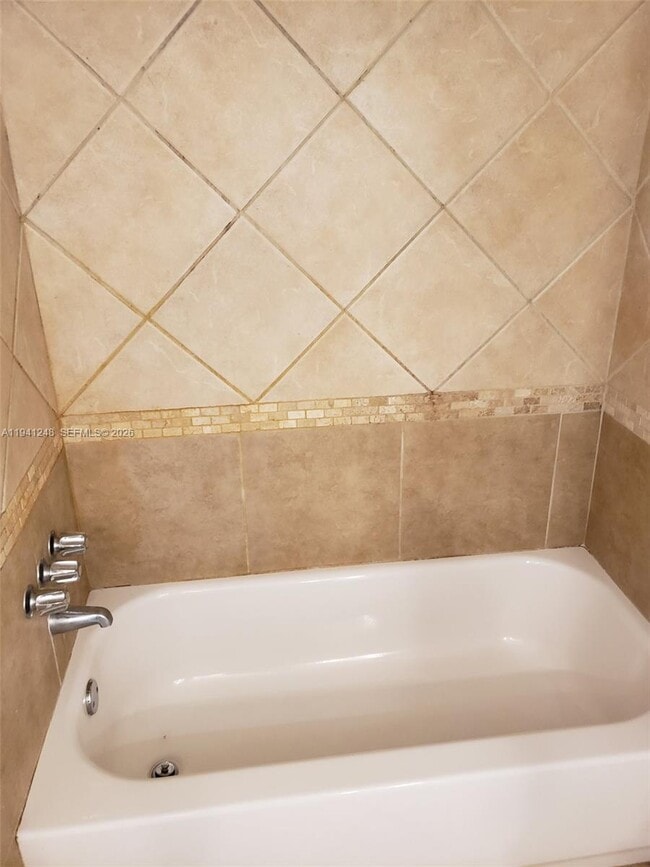 Building Photo - 6770 Indian Creek Dr