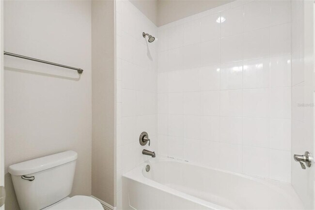 Building Photo - 2333 Lobelia Dr