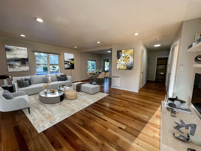 Building Photo - 6815 Lower Ridge Rd