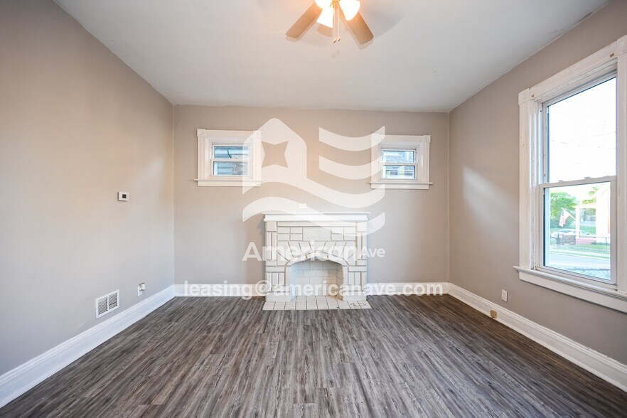 Building Photo - 908 Maple Ave