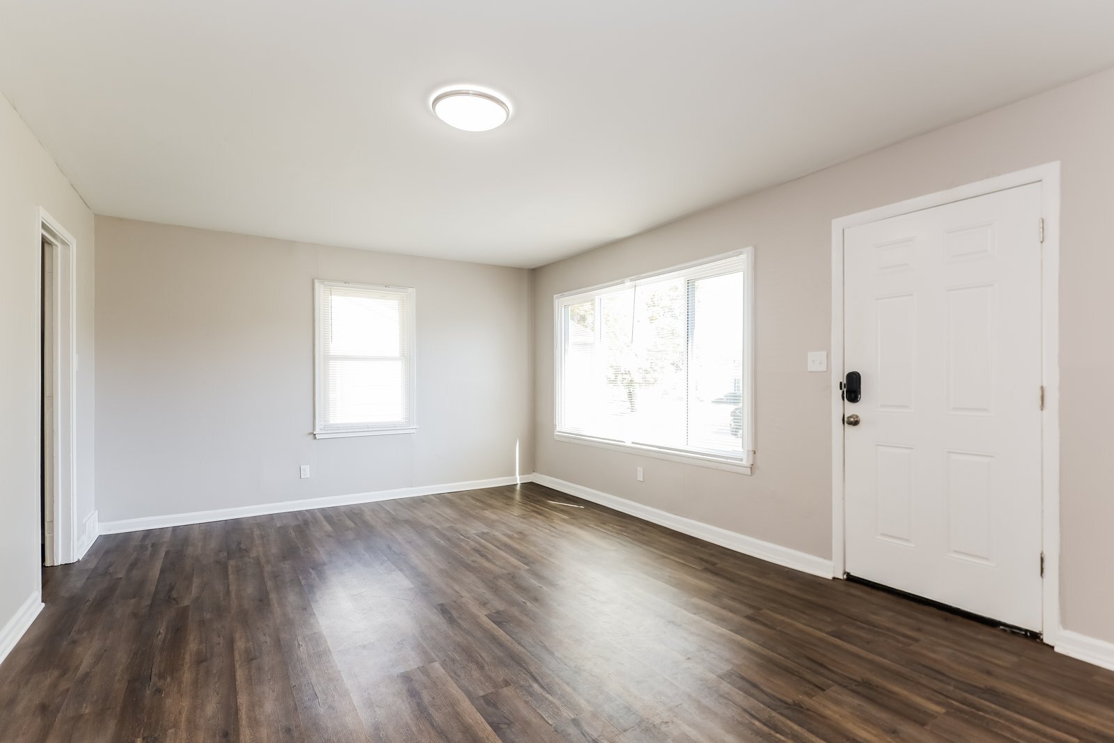 Building Photo - 649 Oakleaf Dr