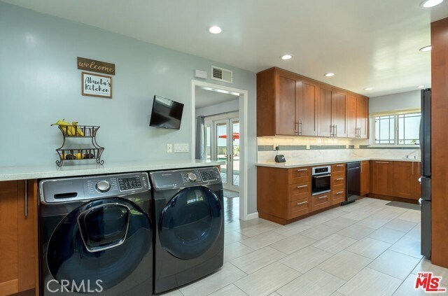 Building Photo - 8471 Vine Valley Dr