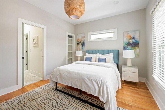 Building Photo - 1393 Glenwood Ave SE