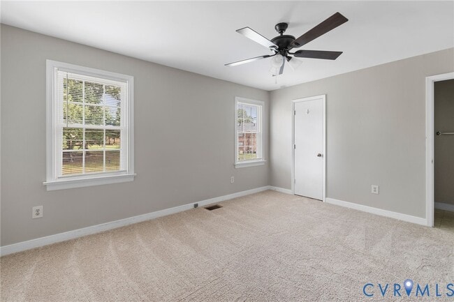 Building Photo - 2218 Kingsbrook Dr