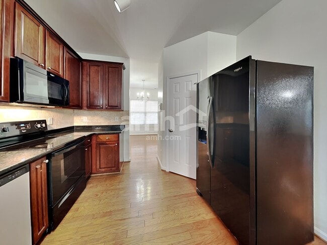 Building Photo - 10 Oakville Ct