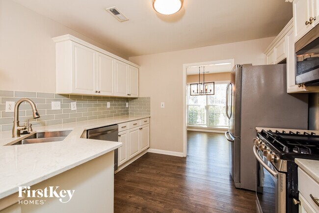 Building Photo - 60 Evans Point