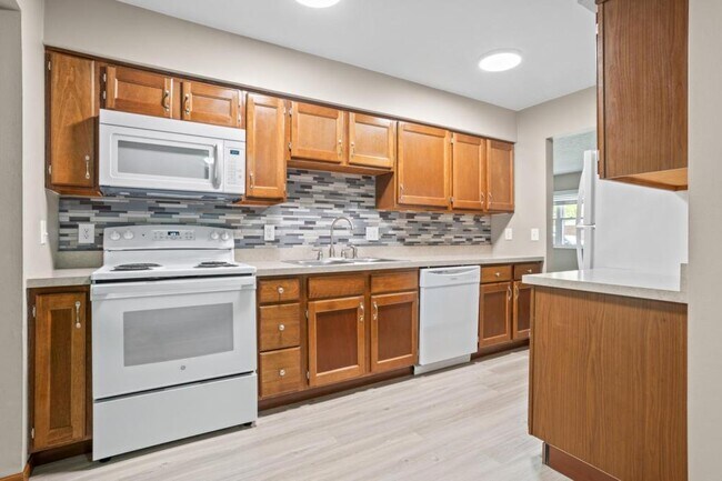 Building Photo - 3440 Lilac Ln