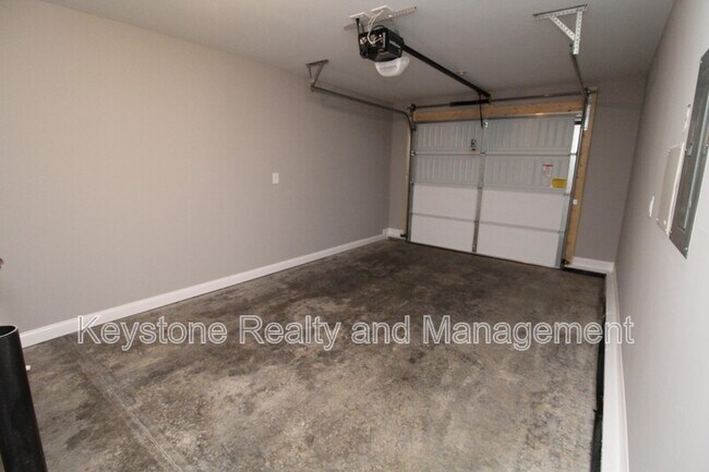 Building Photo - 580 Heritage Pointe Dr