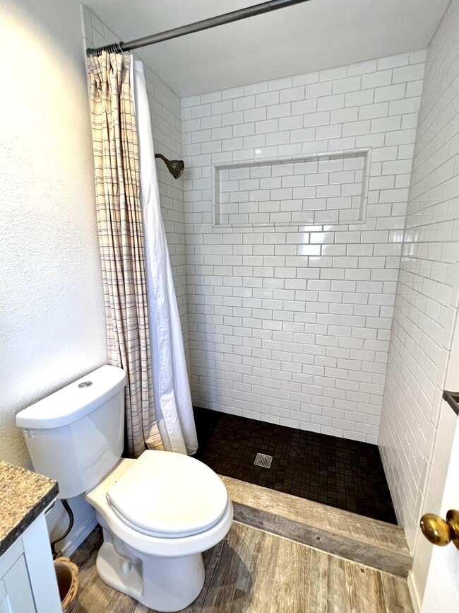 Building Photo - 1009 Tourmaline St