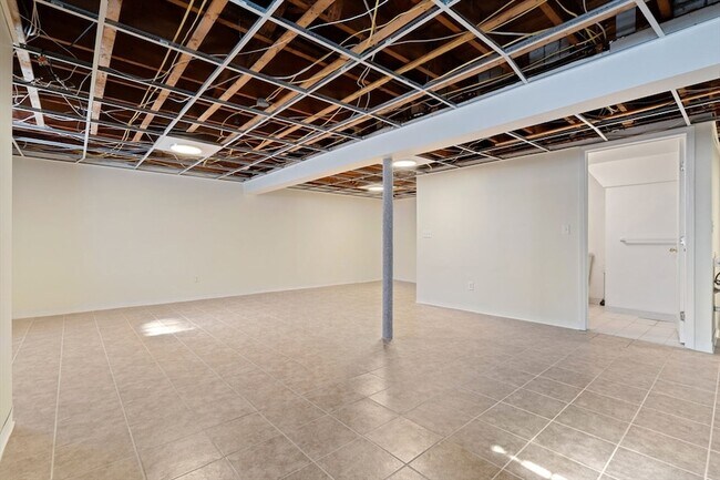 Building Photo - 115 Mill St