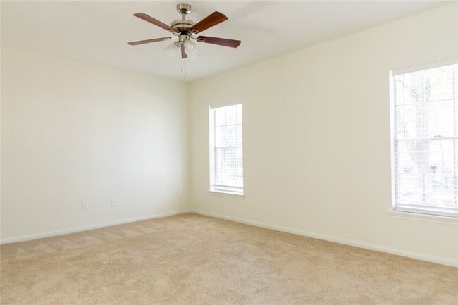 Building Photo - 22 Cottage Grove Pl