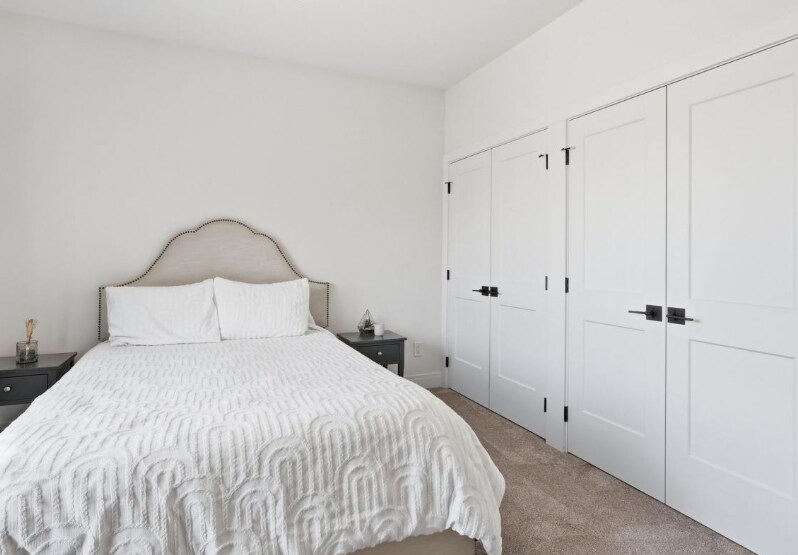 Building Photo - 1 Country Club Ct