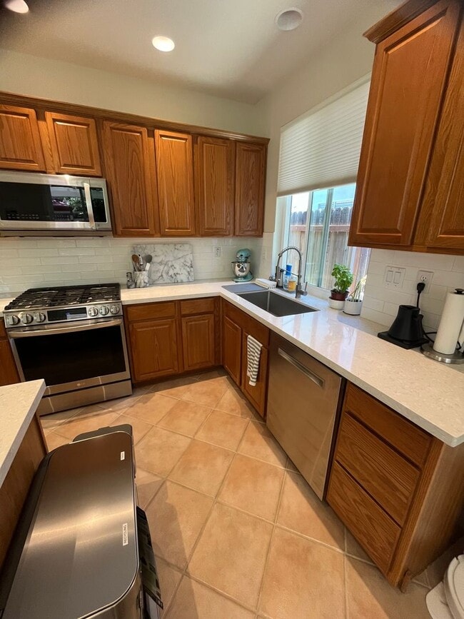 Building Photo - 3820 Vistosa Ct