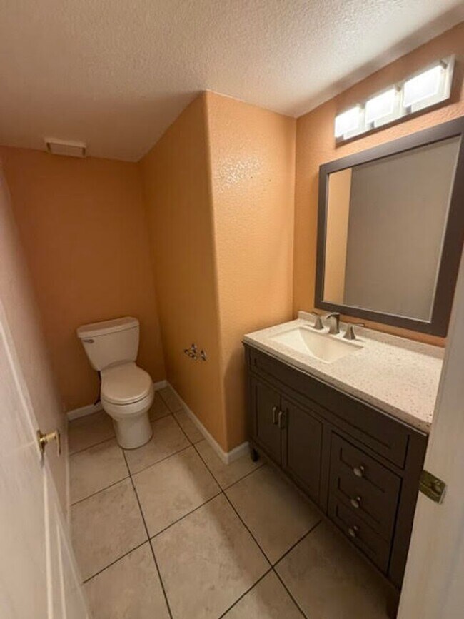 Building Photo - 2208 Rugged Mesa Dr