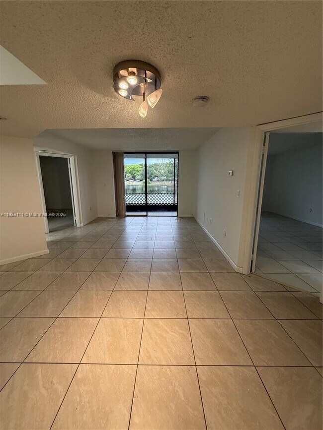 Building Photo - 8335 SW 152nd Ave