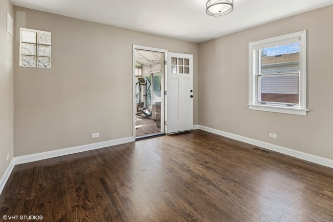 Building Photo - 6248 N Ionia Ave