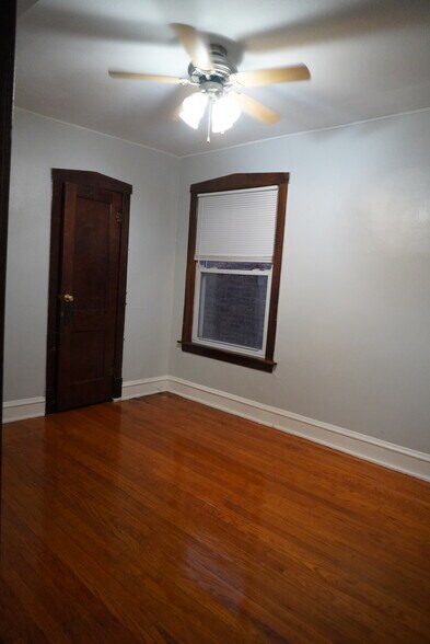 Building Photo - 6414 S Francisco Ave